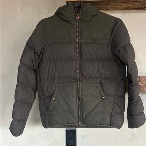 Filson Women’s Featherweight bicolor Green Puffer Jacket